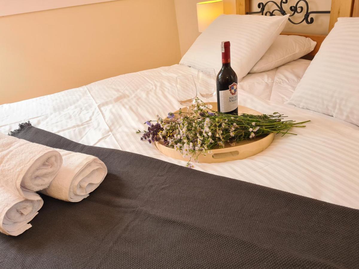 Gosciniec Ilzanka Bed & Breakfast ภายนอก รูปภาพ